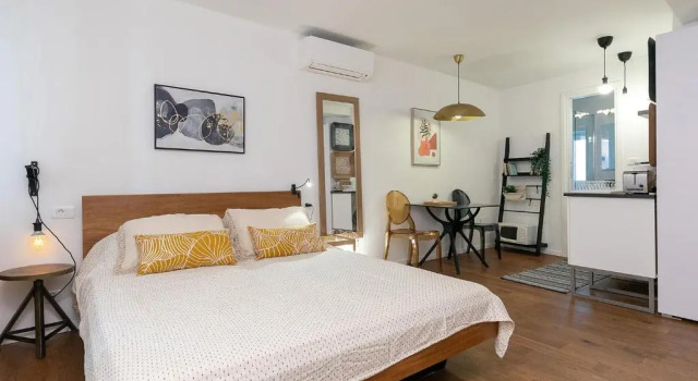 Студия Stylish Studio Apartment by Irundo