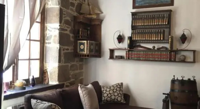 Le 1684, Rezerwuj Hotel Intra Muros 