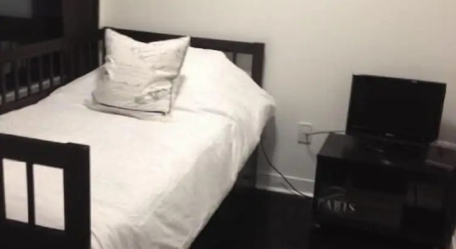 Апартаменты Square One Luxury Furnished Suite
