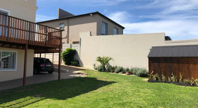 'On Point' Beach House - Jeffreys Bay