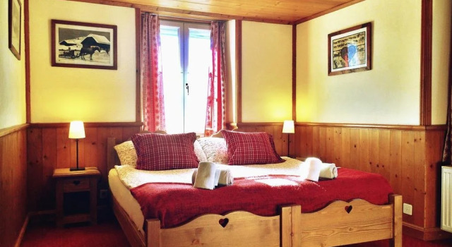 Family B&B Le Vieux Chalet, Забронировать Шале Отели Шато-д'Э 3 звезды, рядом с Горнолыжный курорт Шато д’О, 3*