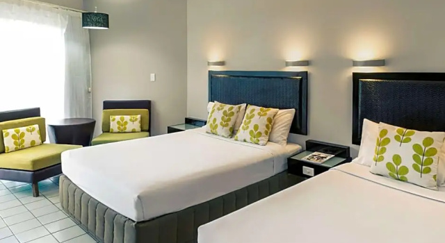 Трёхместный номер Standard Mercure Nadi