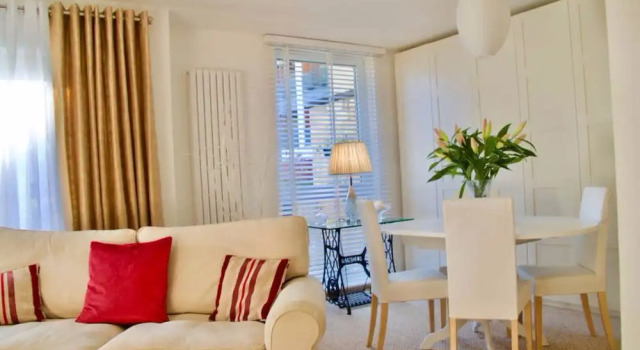 1 Bedroom Modern Apartment, Prenota Appartamento Hotel a Midlothian con parcheggio, Parcheggio