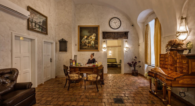 Old Town Residence by Little King