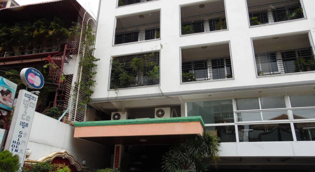 Golden Gate Hotel, Buchen Sie Hotel Hotels in Kandal mit Parkplatz, Parkplätze