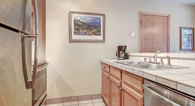 Номер Standard Cozy + Convenient 1br - Just Steps To Vibrant Apres-ski 4ppl 1 Bedroom Condo by RedAwning