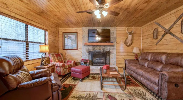 Rocky Top Lodge, 6 Bedrooms, Pool Access, Hot Tub, Mountain View, Sleeps 14