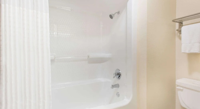 Номер Standard Super 8 by Wyndham Claremore OK