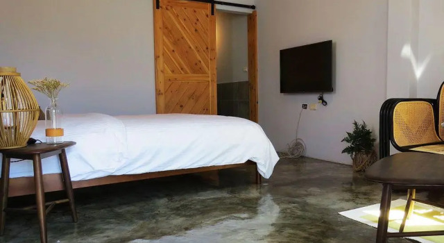 Mooning the Hill, Book Bed and Breakfast Manzhou Hengchun