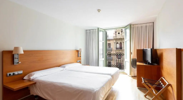 Двухместный номер Standard with Rambla view Отель Onix Rambla