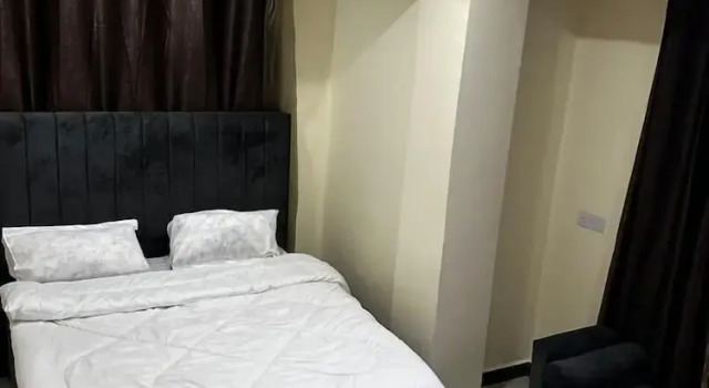 Girrafe Apartments