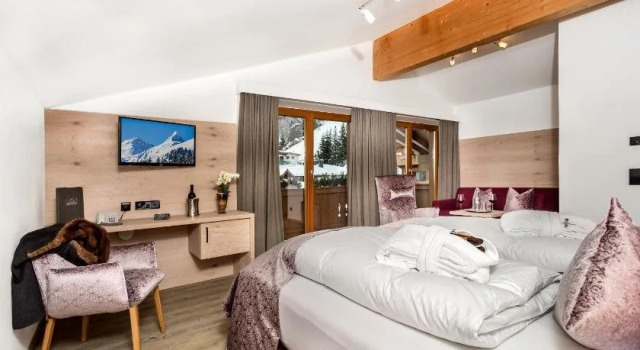 Hotel Sonnegg, Забронировать Отель Глемм 