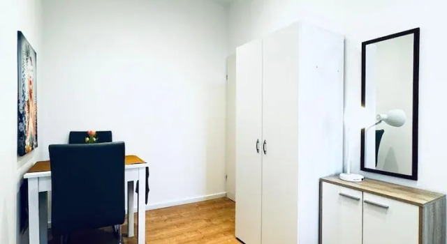 Lovely 4BR Apt Near Kaufpark Alterlaa