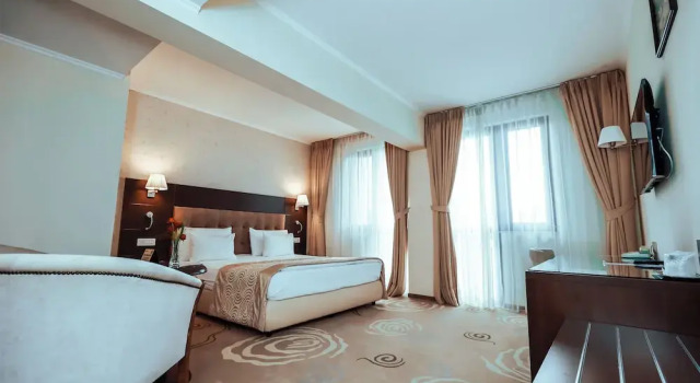 Двухместный номер Standard с балконом Grand Hotel Coroana