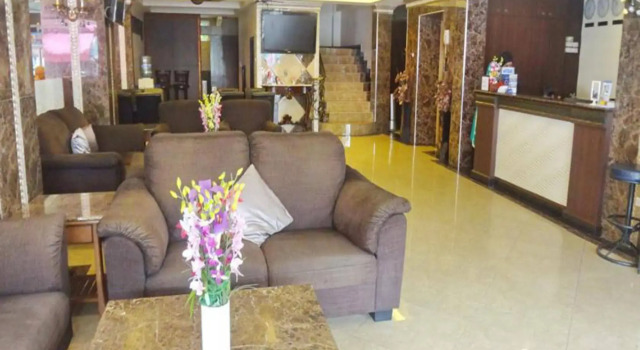 Maleez Lodge Hotel and Restaurant