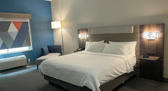 Holiday Inn Express Hotel & Suites RIPLEY, an IHG Hotel, Boek Hotel Ripley 