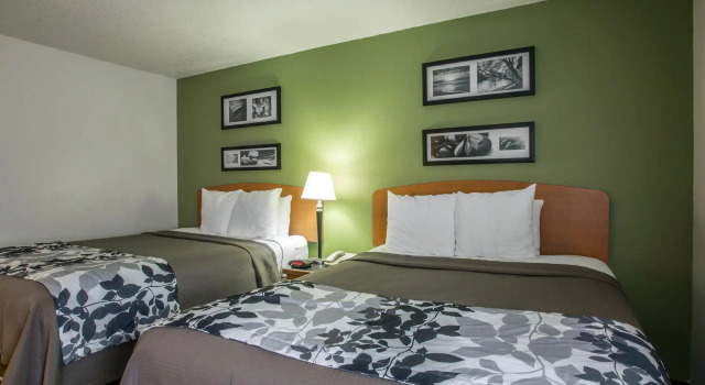 Номер Standard Sleep Inn & Suites near Sports World Blvd