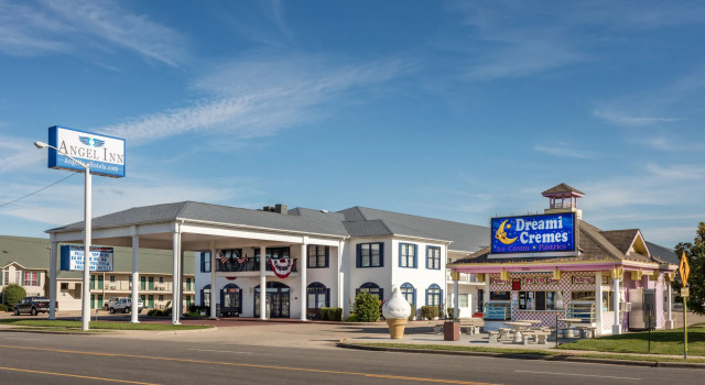 Angel Inn Near IMAX, a Travelodge by Wyndham, Забронировать Отель Отели Table Rock Lake с парковкой, Парковка