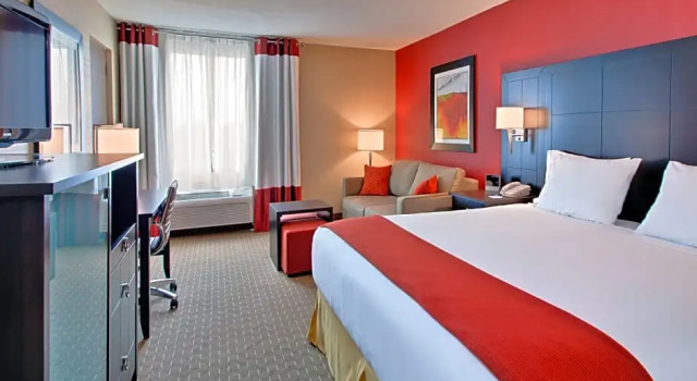 Номер Deluxe Holiday Inn Express Hotel & Suites Chatham South by IHG