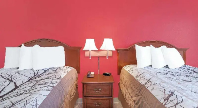 Номер Standard Days Inn by Wyndham Newton