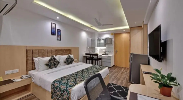 Skyline luxury in pink city