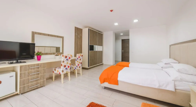 Студия с балконом и с видом на сад Hotel & Apartments HEC Residence
