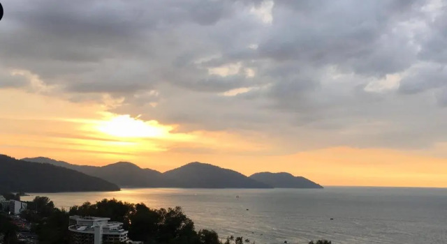 Апартаменты The Ferringhi Sea View at Sri Sayang