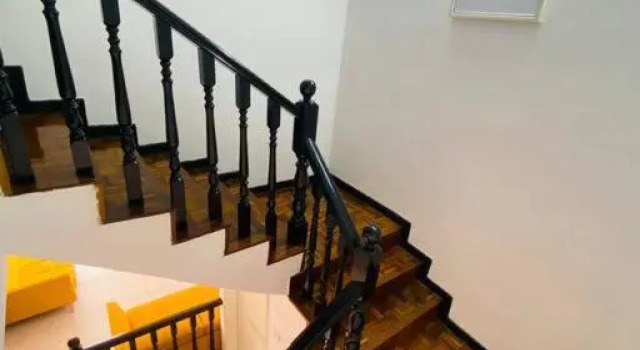 Johor Lovy Ros Homestay/12pax/Wifi/IKea Jusco, Varaa Hotelli Hotellit Johor pysäköinnillä, Pysäköinti