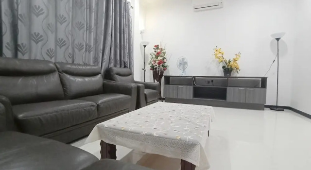 OYO 90203 Emma Sukma Homestay