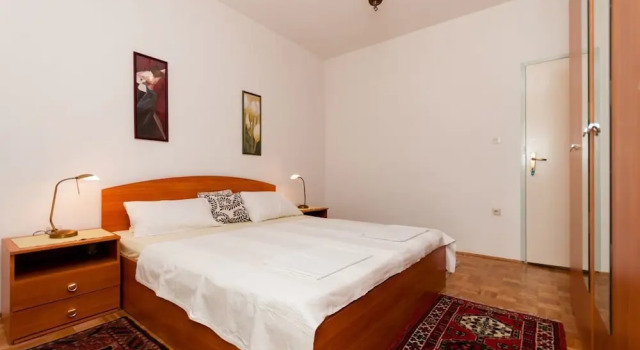 Apartments Diora, Book Lejlighed Hoteller i Split Region med parkering, Parkering