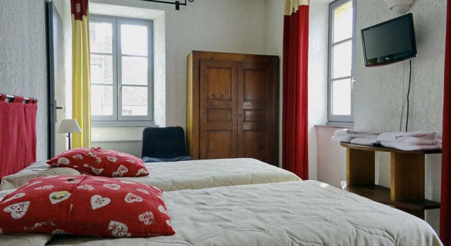 Auberge de Mens, Rezerwuj Hostel Mens Isère