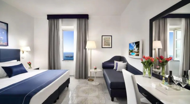 Двухместный номер Superior с видом на море Hotel Mediterraneo Sorrento