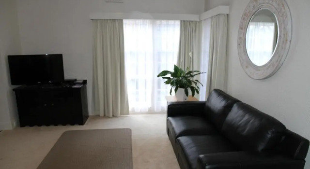 Коттедж с 3 комнатами Barclay Motor Inn