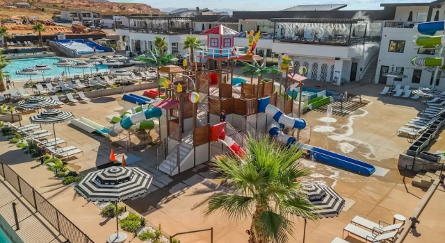 Коттедж с 5 комнатами Desert Mirage 5 Bedroom Home