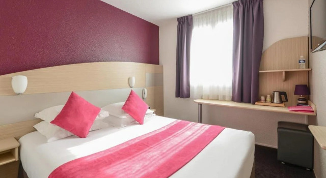 Hôtel Le Relais des Brasseurs - Aubagne, Забронировать Отель Отели Буш-дю-Рон с парковкой, Парковка