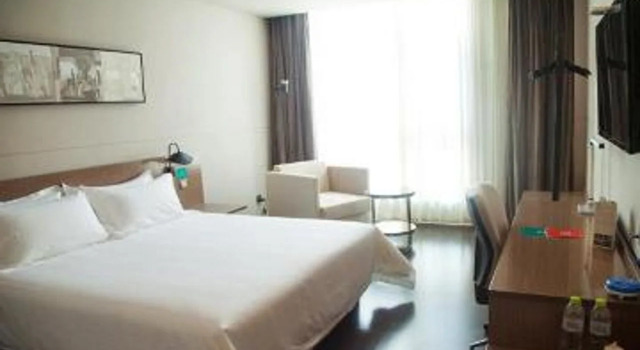 Jinjiang Select Yancheng Dafeng Jinfeng South Street Branch