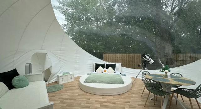 Семейный тент с видом на реку Au Domaine du Prédieu