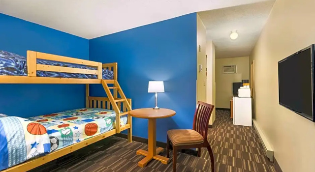 Четырёхместный люкс Days Inn by Wyndham Nanaimo