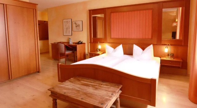 Трёхместный номер Standard Landhotel Hirsch