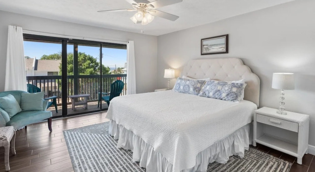 Salty Kiss 2 Bedroom Townhouse by RedAwning
