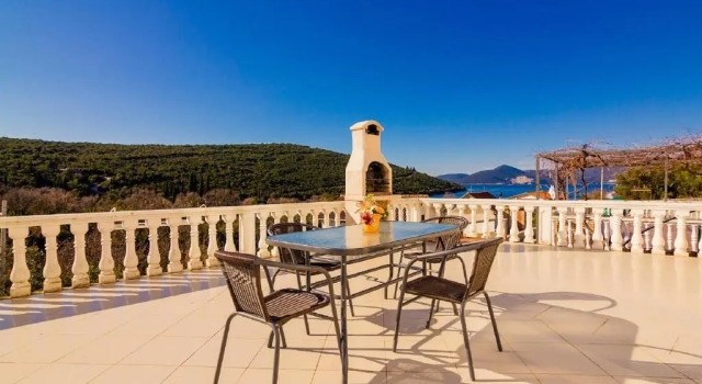 Апартаменты Bigova Sea Views Apartments
