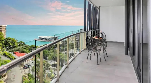 Люкс с красивым видом из окна Crowne Plaza Residences Port Moresby by IHG