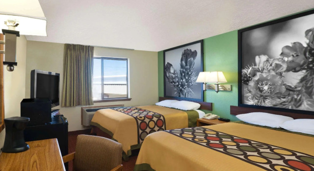 Четырёхместный номер Standard Super 8 by Wyndham Alamogordo - White Sands