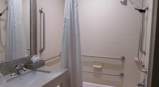Четырёхместный номер Standard Holiday Inn Express Cloverdale - Greencastle by IHG