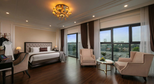 Adonis Hotel