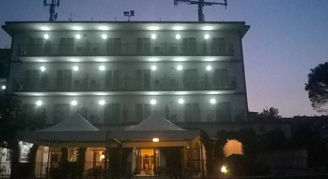 Tennis Hotel