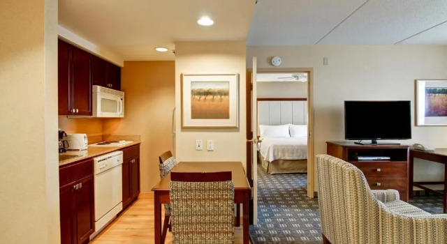 Люкс с 2 комнатами Homewood Suites by Hilton Toronto Mississauga