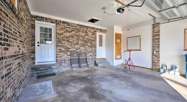 Коттедж Bentonville Home ~ 1 Mi from Downtown
