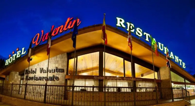 Hotel Valentin, Забронировать Отель Агилар-де-Кампоо Паленсия