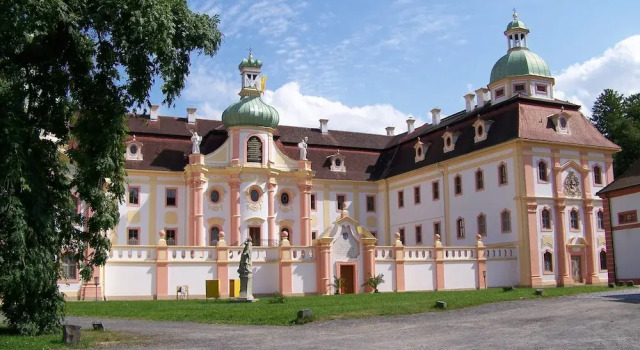 Gästehäuser St. Marienthal, Buchen Sie Hotel Ostritz 